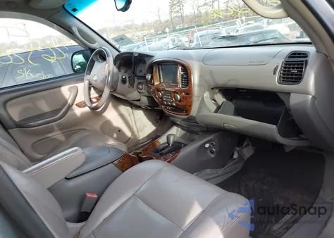 2004 Toyota Sequoia Limited V8 z USA, uszkodzony, nr VIN 5TDBT48A04S228152